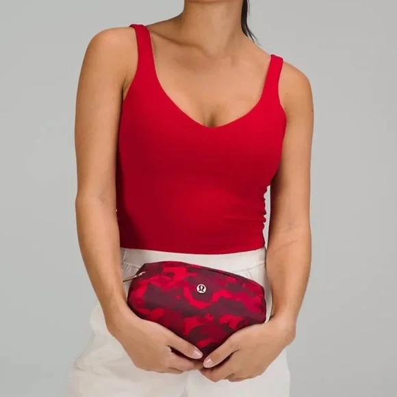 NWT Feeling Ready Pouch, Rabbit All Over Print Red Multi - Picture 4 of 4